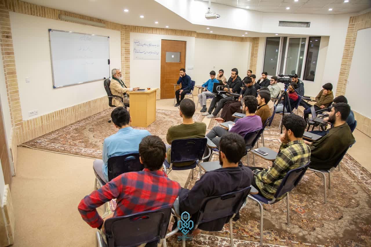 واکاوی جایگاه قلم در رسالت طلبه