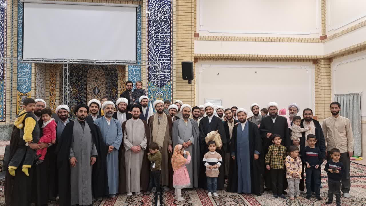 جلسه دورهمی دانش آموختگان مدارس علمیه حضرت مهدی (عج)