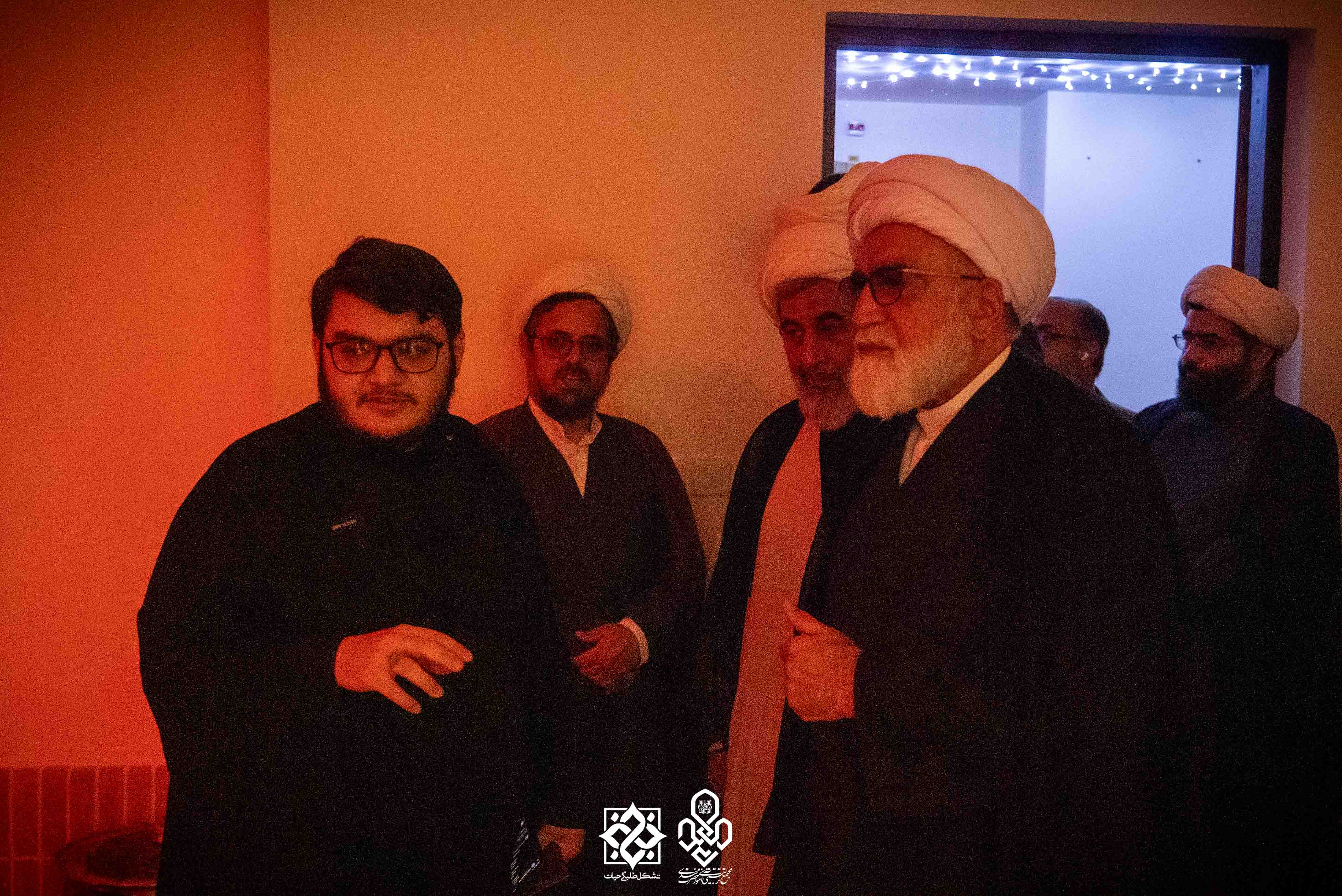 حضور شخصیت ها و صاحب‌نظران حوزه علمیه در نمایشگاه امتداد