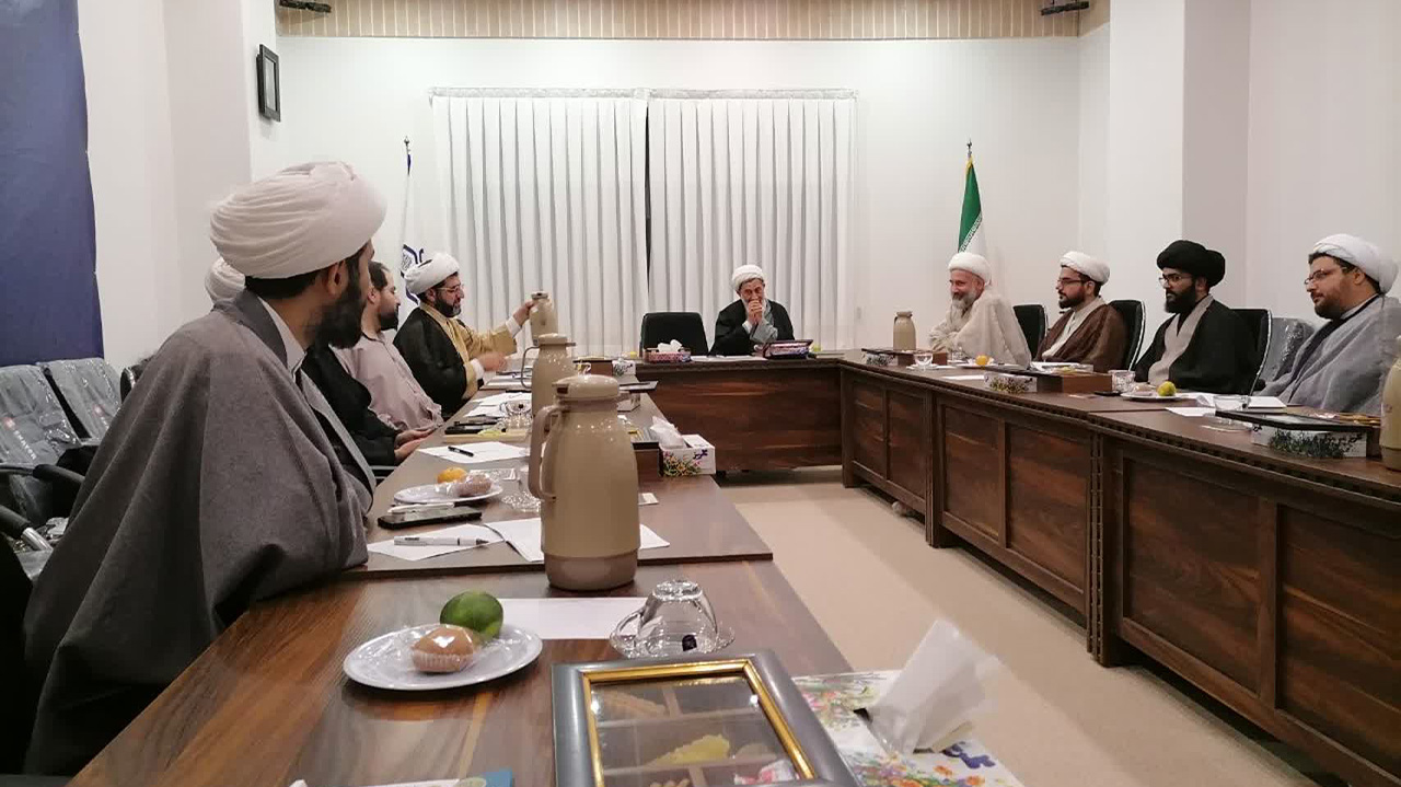 برگزاری جلسه سالانه اساتید مدرسه علمیه حضرت مهدی(عج) شعبه سه با حضور استاد نظافت