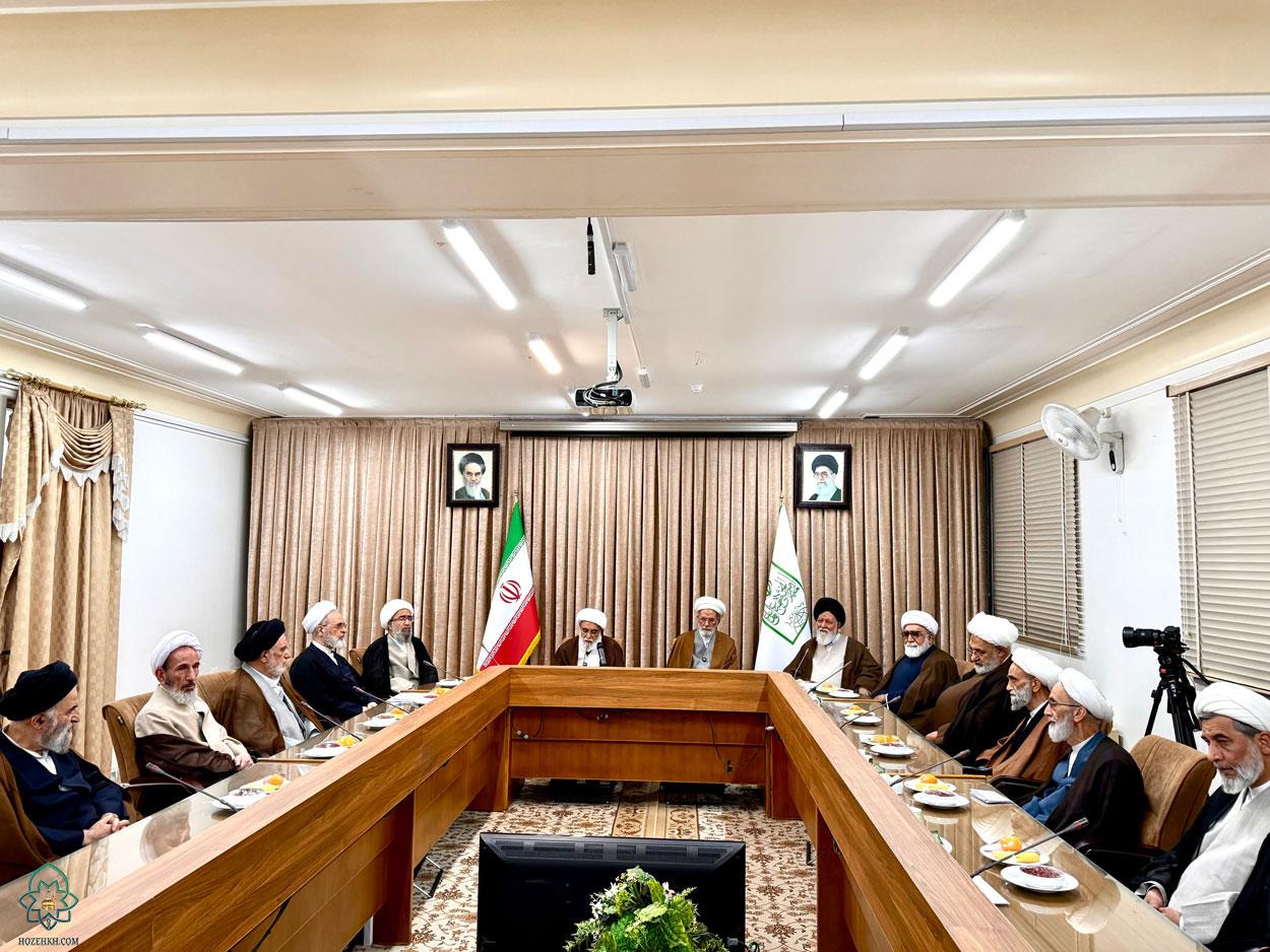 گزارش تصویری | دیدار اعضای شورای عالی حوزه علمیه خراسان با شورای عالی حوزه‌های علمیه در قم