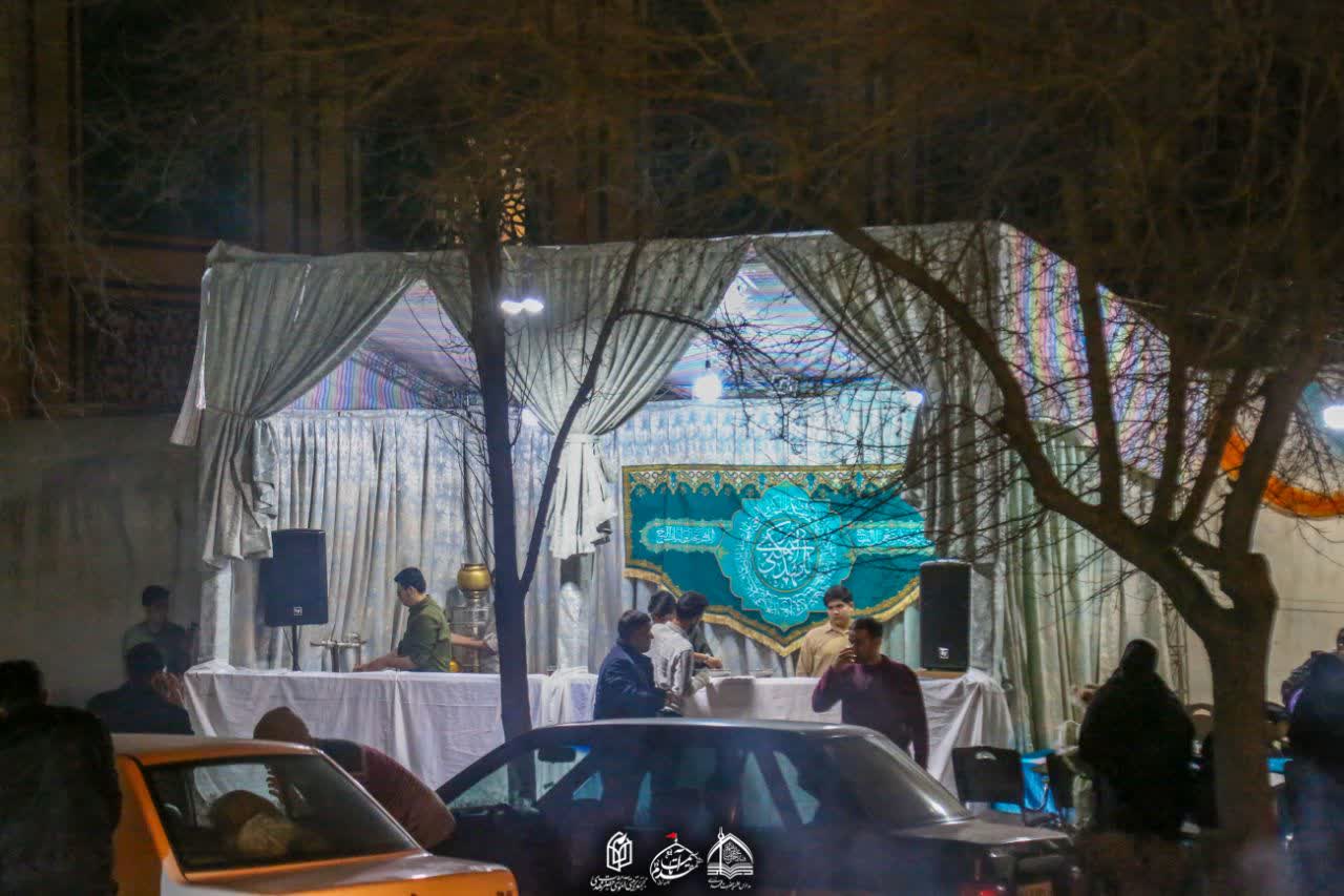 برپایی ایستگاه شادمانی و معرفت توسط طلاب مدرسه علمیه حضرت مهدی (عج)