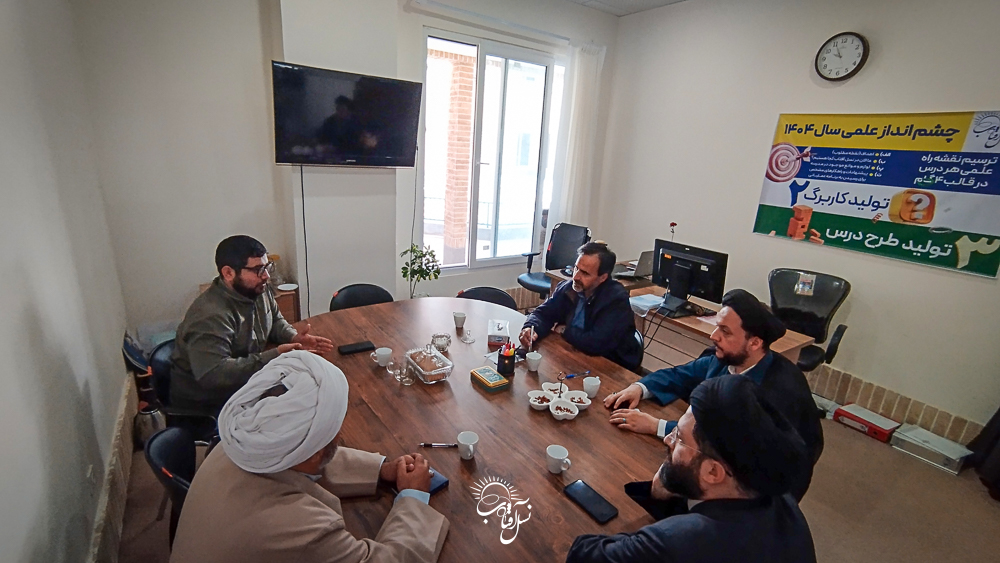 تقویت همکاری مدارس نسل آفتاب با مرکز مشاوره آیات؛ تأکید بر نظام آموزش خانواده و توانمندسازی والدین