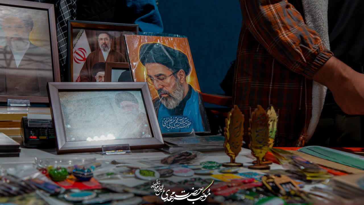 موکب فرهنگی طلاب مدرسه علمیه حضرت مهدی (عج) در خیابان دانشگاه /  شماره 2