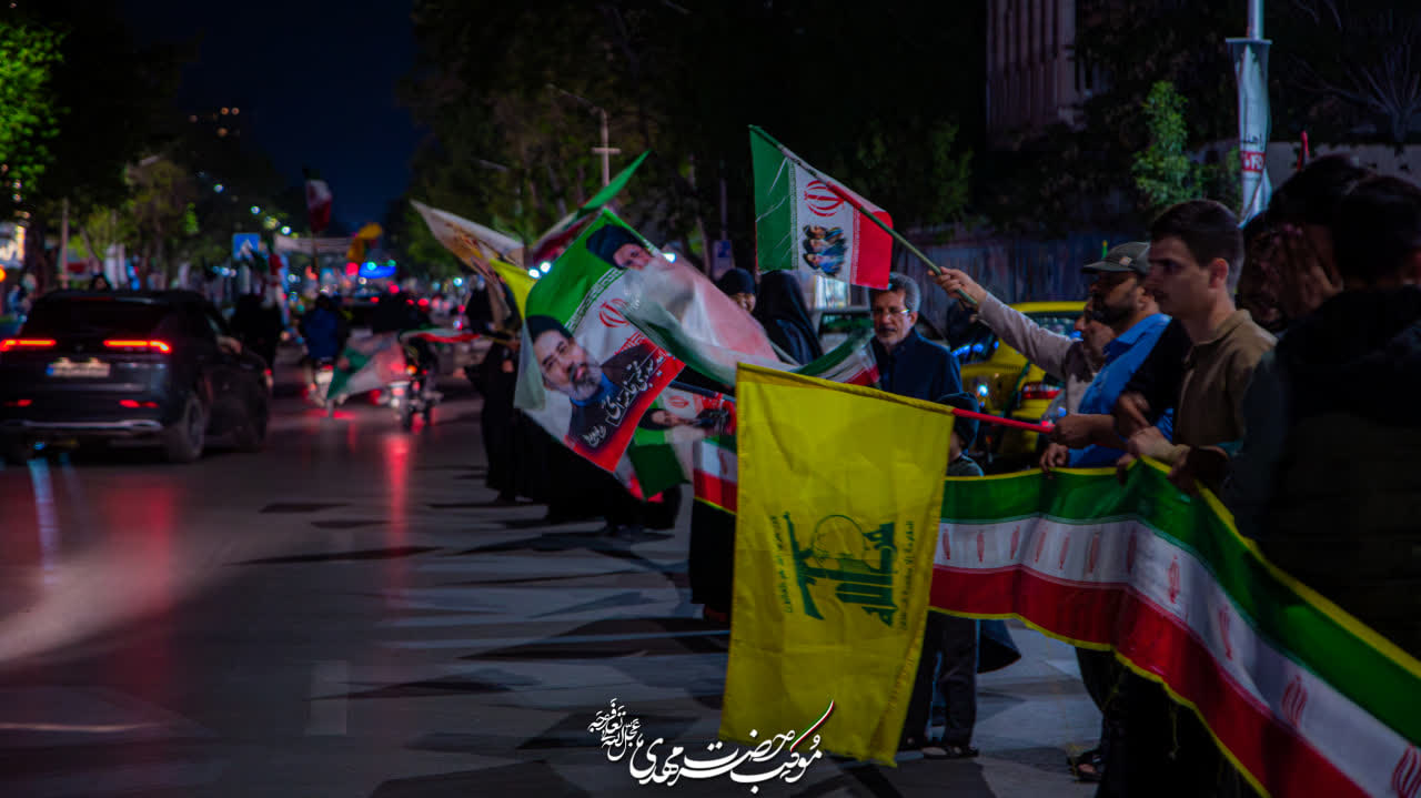 موکب فرهنگی طلاب مدرسه علمیه حضرت مهدی (عج) در خیابان دانشگاه