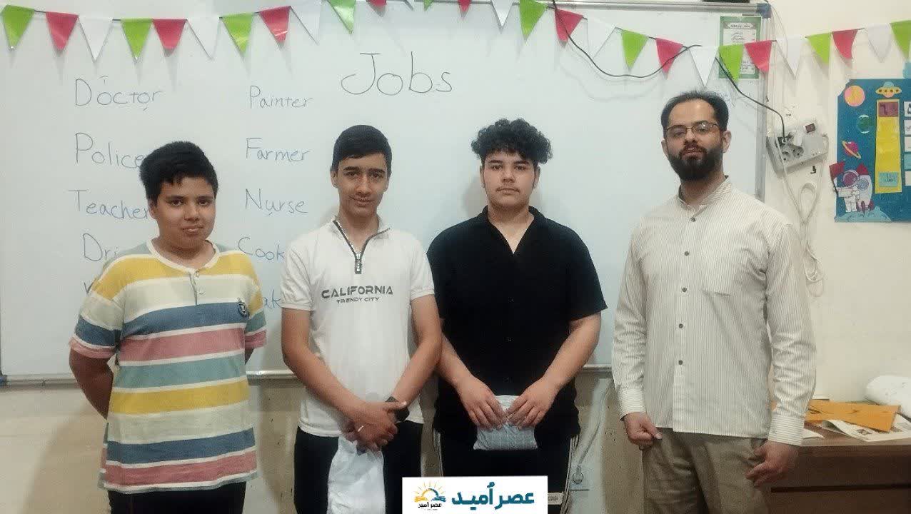 «تقـدیر از دانـش آموزان برتر درس زبـان انگلیسی»